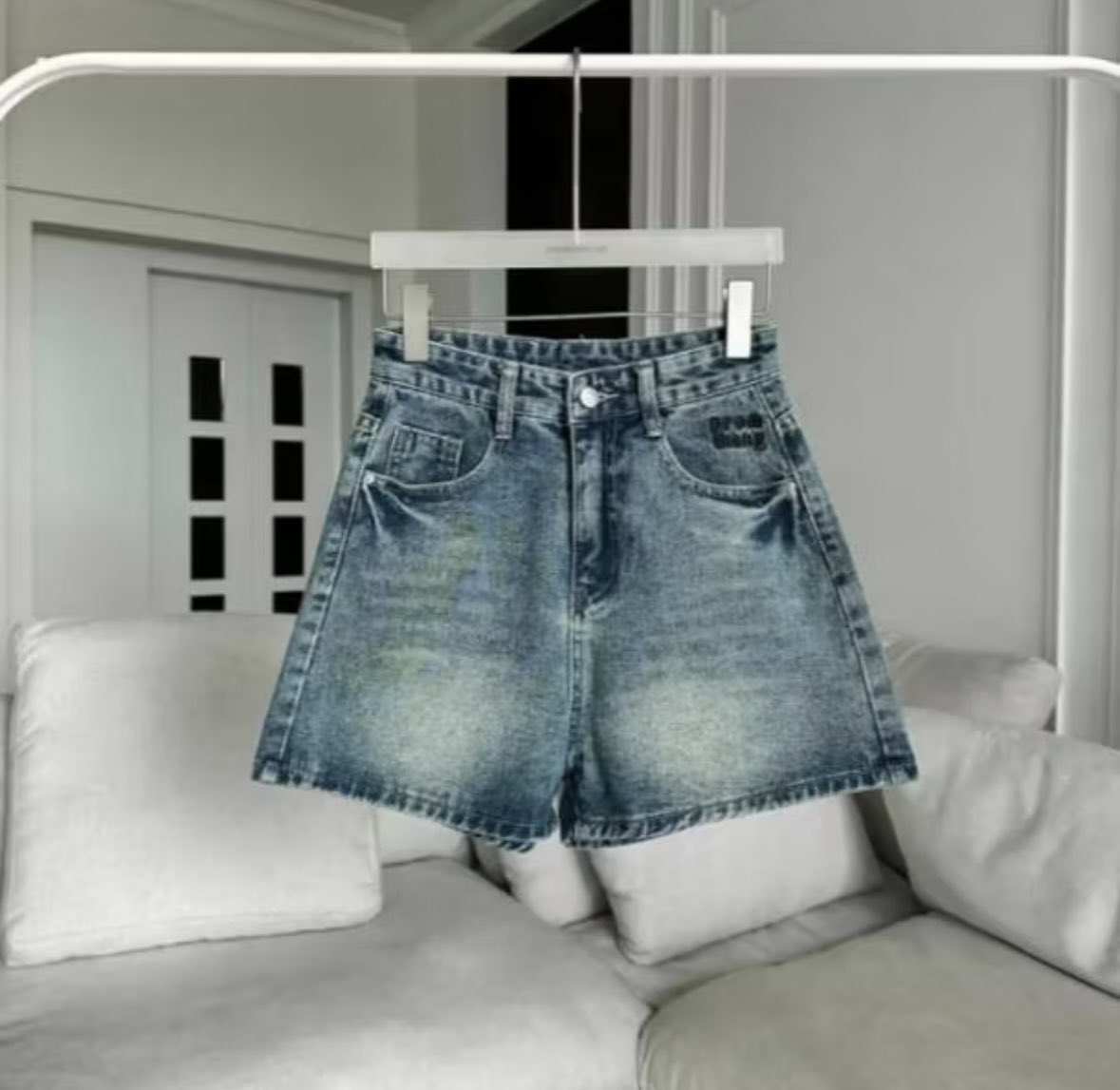 _shoppppppp's tweet photo. 200รส s #ส่งต่อเสื้อผ้ามือ2 #cintageส่งต่อ #ส่งต่อuxryclub #ส่งต่อstylistshop #ส่งต่อเสื้อผ้ามือสอง #ส่งต่อraccoonclub #โล๊ะตู้เสื้อผ้า #ส่งต่อเสื้อผ้า #ส่งต่อสกินแคร์ #ส่งต่อwhatshewear #ส่งต่อbeming #ส่งต่อvgh #ตามหาuxryclub #ส่งต่อ #ตามหาvgh #เสื้อผ้ามือ2 https://t.co/F1jn9h3bXO