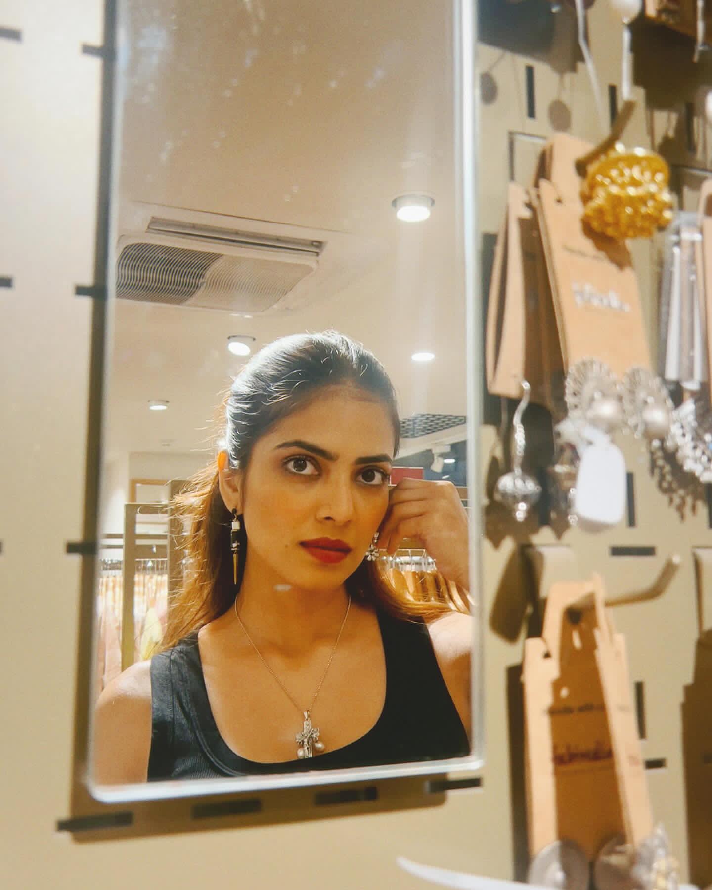 GnxceIzbYAMCSGI?format=jpg&name=large