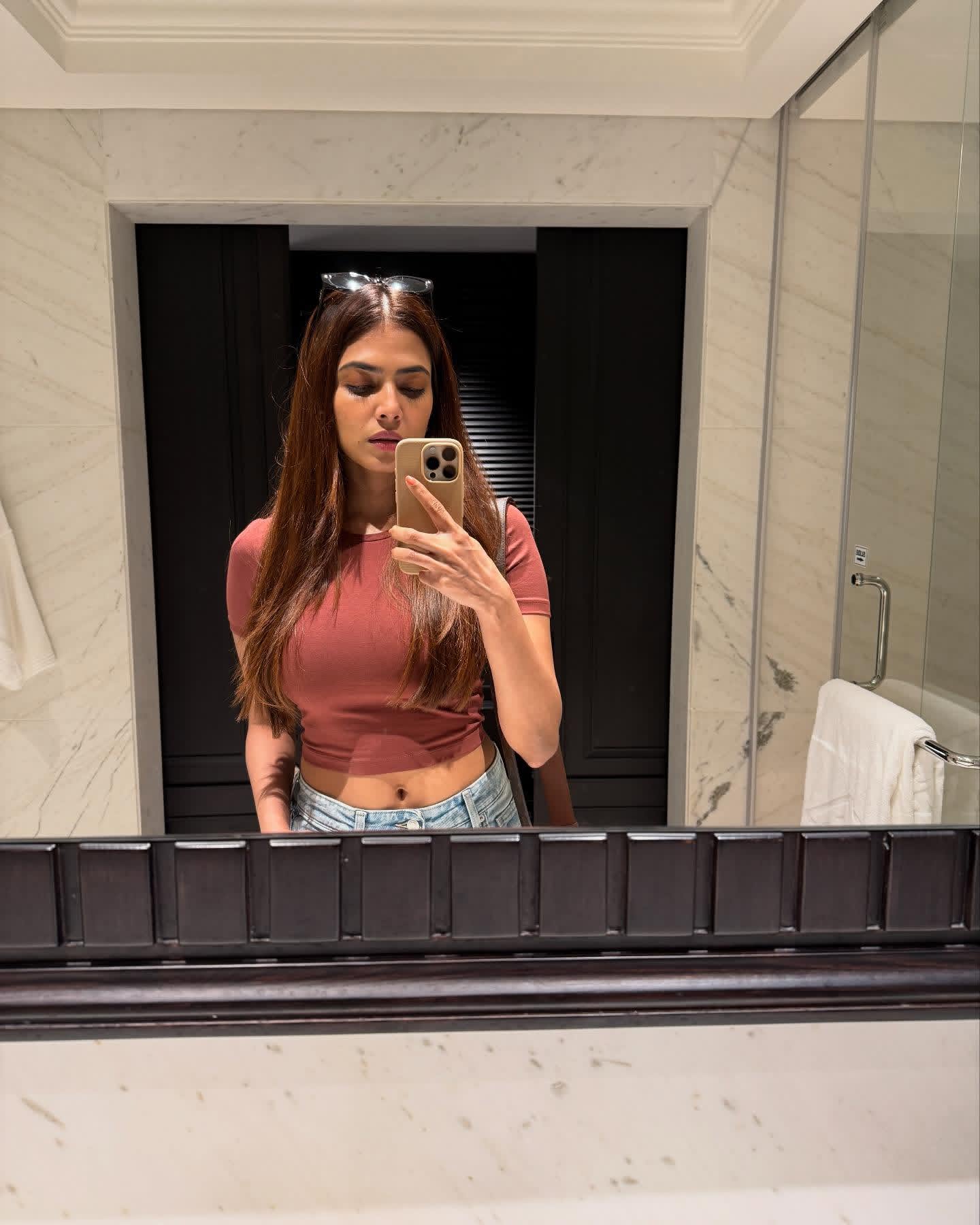 GnxceMzWwAAnNnb?format=jpg&name=large