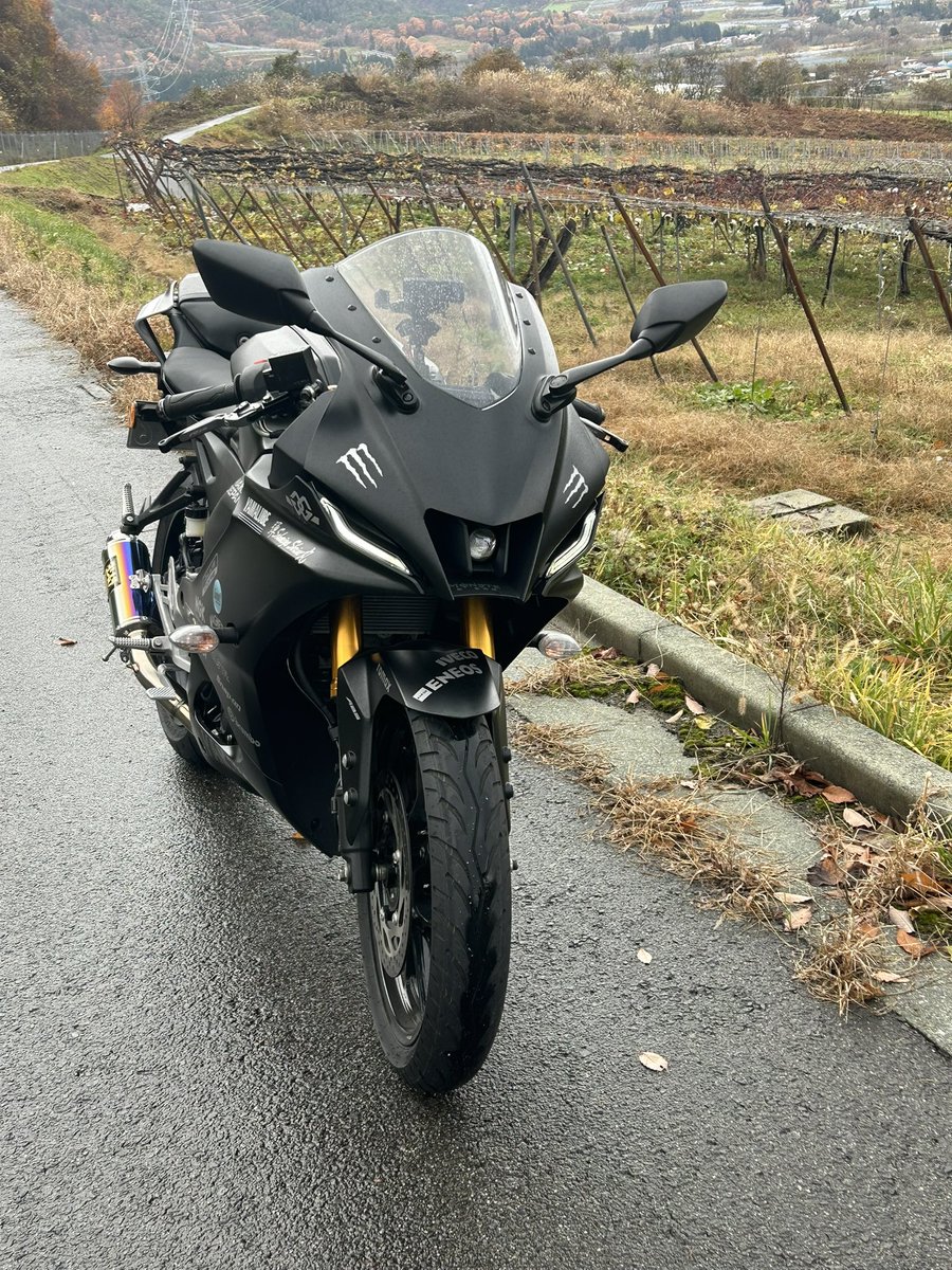 bonyzfr15's tweet photo. 帝督
年齢　　50代
棲息地　山形
バイク　YZF-R7&amp;R15
初老のライダーです、2023年からバイク乗り始めました（リターンじゃないよ）
SSですが基本のんびりツーリングです　#YZFR7 #YZFR15 https://t.co/pgvccOVTcT