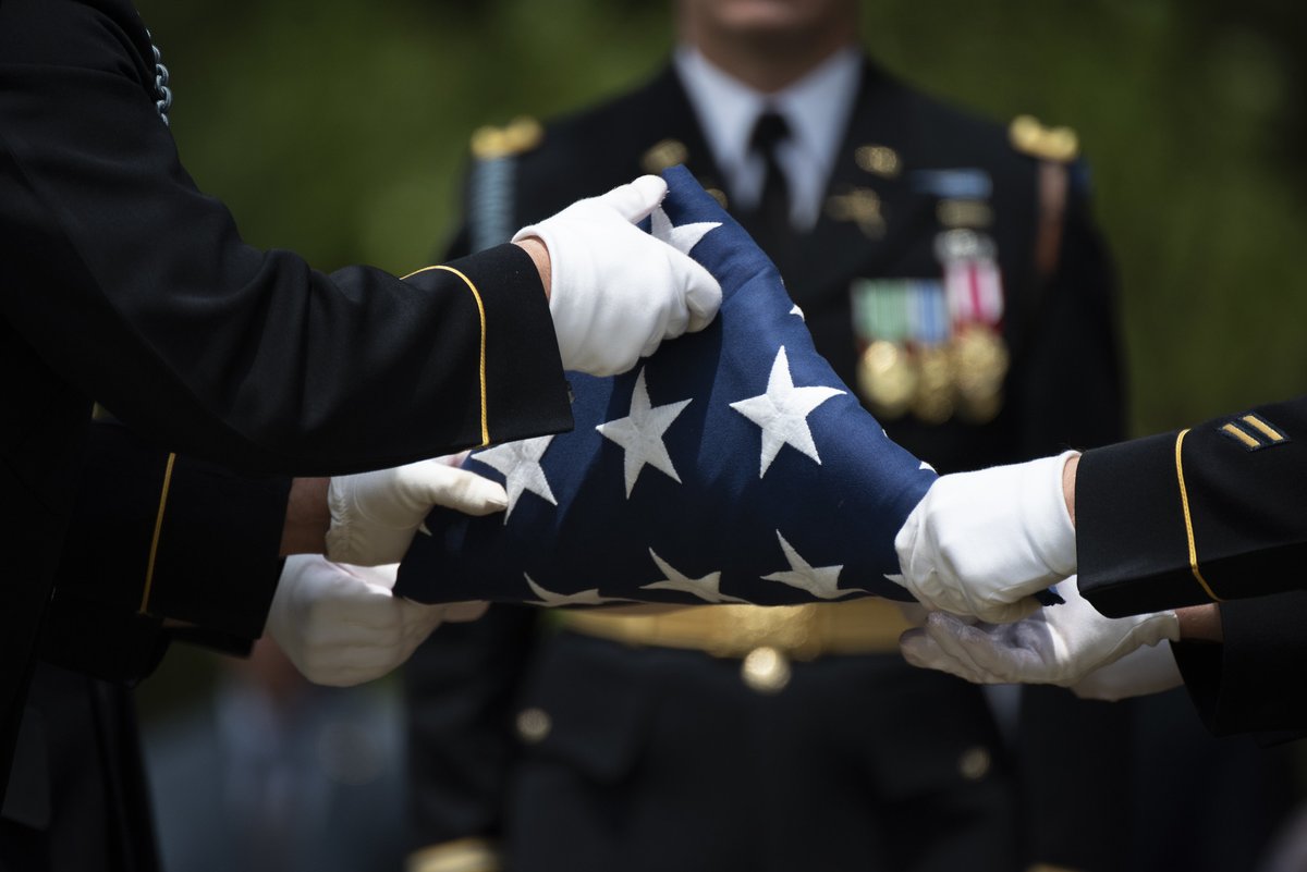 On #GoldStarSpousesDay, we pay tribute to the sacrifice, strength and resilience of the surviving loved ones of those who made the ultimate sacrifice in service to our nation.

📷 Elizabeth Fraser