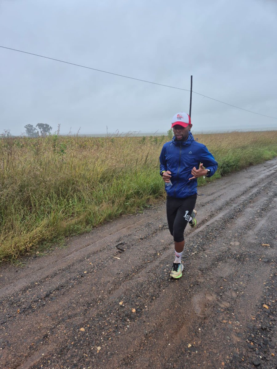 TigerLetebele's tweet photo. A lovely session accompanied by rain 🌧️ It might take me years to be where I want to be but one thing for sure I'll get there.
The story unfolds 🖊️🖋️
#Tiger🐯🐅
#Letebele🇱🇸
#RunningIsTheraputic
#Run4Change
#RunningWithTumiSole
#TrapNLos https://t.co/OWOwt6ONhK