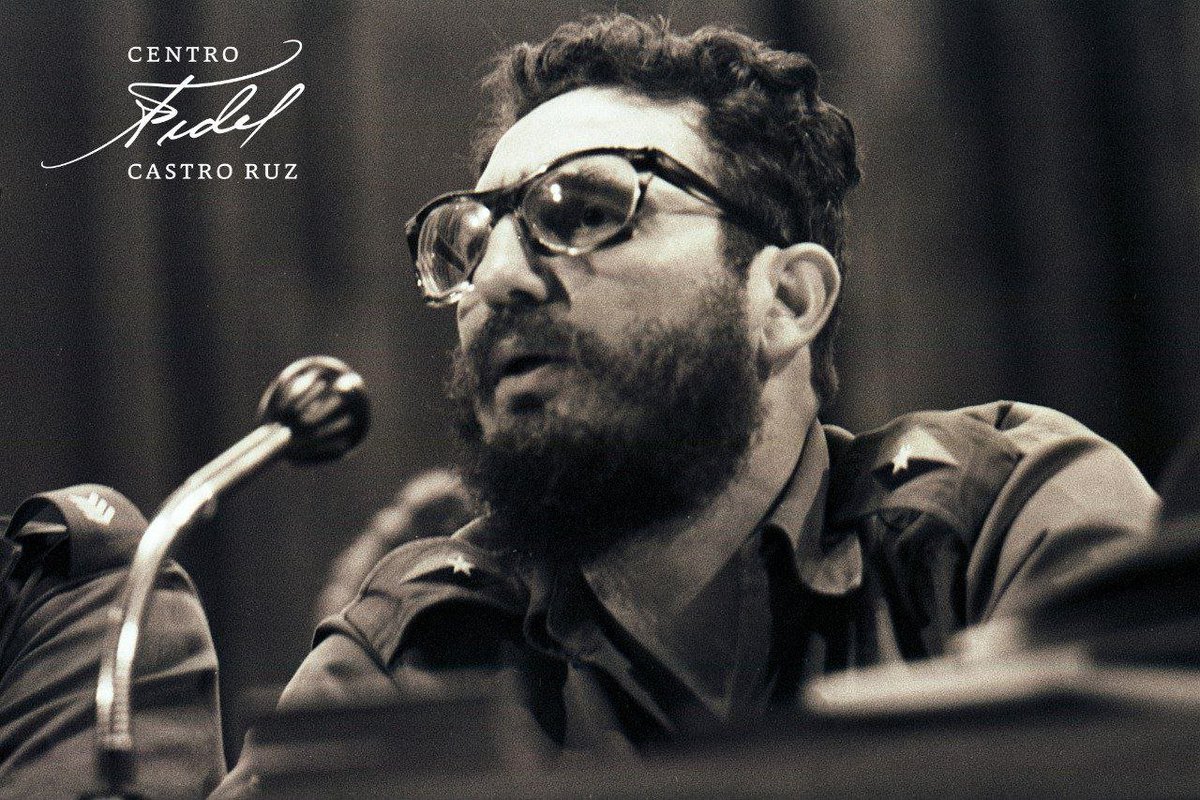 "Es aceptado en todo el mundo que en la juventud se concentra los sentimientos más sanos, que en la juventud de cualquier pueblo está lo más puro, lo más idealista, lo mejor de cualquier pueblo". #FidelVive