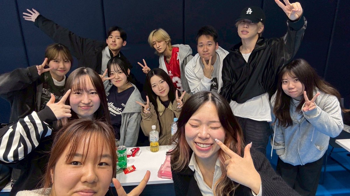 jindai_mirae's tweet image. 4/2と4/4にサークル勧誘をしました！🤍✨チラシを受け取ってくださった方々、Instagramを見てくださった方本当にありがとうございます🙇🏻‍♀️ミレではまだまだ入会者を募集中です👍🏻新歓につきましては、Instagramのハイライトを閲覧ください🙇🏻‍♀️
#春から神奈川大学 #Kpopダンス #神奈川大学 #ミレ