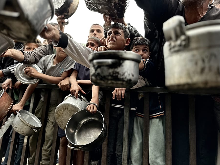 Bugün “5 Nisan Filistin Çocuk Günü"

Filistinli çocuklar kendilerine armağan edilen bugünü hayat hakları ellerinden alınmadıysa katil siyonistlerin soykırım ve işgali altında geçiriyor.

7 Ekim 2023'ten bu yana siyonistlerin Gazze’de  gerçekleştirdiği soykırımda 39 binden fazla