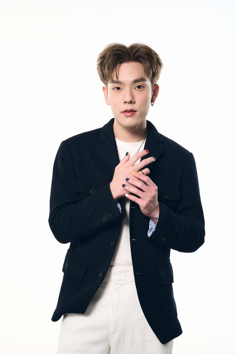 เมื่อความรักและความติ่งอยู่ร่วมกันได้ “แฟนติ่ง (Fan’s Things)” ซิงเกิลเปิดตัวสุดกวนจาก COPTER PANUWAT

#แฟนติ่ง 
#แฟนติ่ง_COPTERPANUWAT
#COPTERPANUWAT 
#LOVEiSENTERTAINMENT

กลับมาในฐานะ “ศิลปินเดี่ยว” สำหรับ COPTER PANUWAT (คอปเตอร์ ภานุวัฒน์) ภายใต้บ้านหลังใหม่ LOVEiS