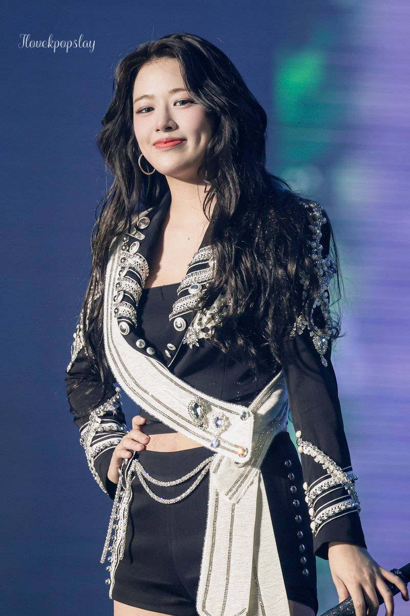 250405 IVE scout 안녕즈 HQ
#yujin #안유진 #wonyoung #장원영
#아이브 #IVE #fan #concert