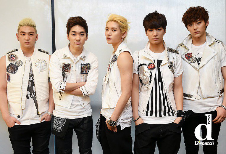 efforescence315's tweet photo. 140405 디스패치 뉴이스트

와 이때도 디패가 있었고 엄청 챙겨줬었다고?ㅋ ㅋ ㅋㅋㅋㅋ ㅋ ㅋㅋㅋ ㅋ완전 초면짤인데 이거?
애들이 디패랑 유독 친하고 콘텐츠 많이 한 이유를 이제 납득했어... https://t.co/wLBPlI04M7