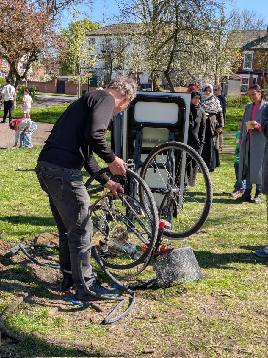 Great to see loads more bikes fixed and rideable 
Thanks to <a href="/s4plb/">Streets for People - Levenshulme and Burnage</a> #Levenshulme