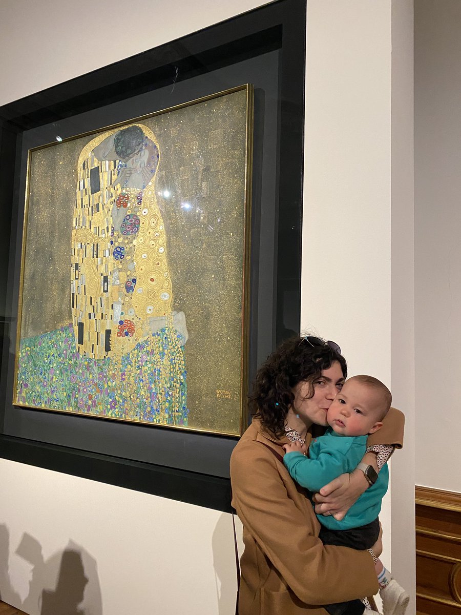 SimaDubnova's tweet image. #ADPD2025 #photocontest
It is my first ADPD conference, but not my first time in #Vienna!
2020: Me in #belvedere, paying for the trip by myself, and kissing an older guy (my husband)
2025: Me in #belvedere, supported by a travel grant, kissing a much younger guy (my son)