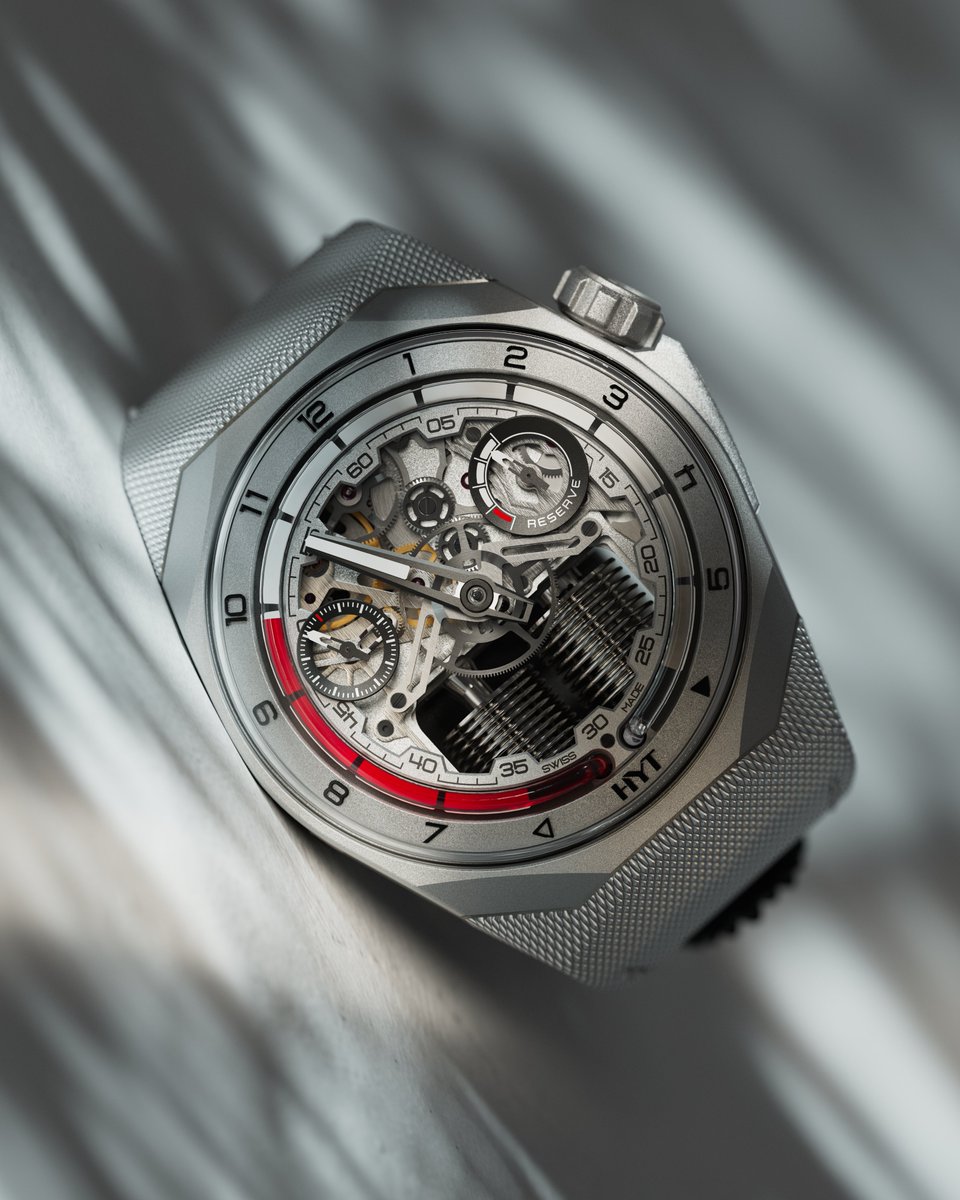 Not all watches tick.
The S1 Beadblasted Titanium Red flows with bold red fluid through a beadblasted titanium case. Delivered with both a Pure Black rubber strap and light grey Velcro strap, it's made to move with you—wherever you go.