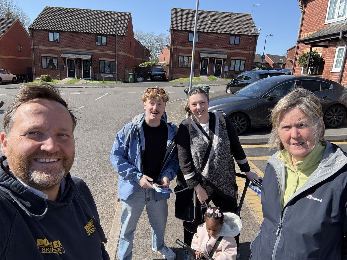 “I won’t vote Labour again.”
Heard that a lot on the doors in Redditch today.

People see the progress we’re making—and they want to keep it going.
Let’s stop Labour. Vote Conservative this May.

#LoveRedditch #VoteConservative #CountyElections2025