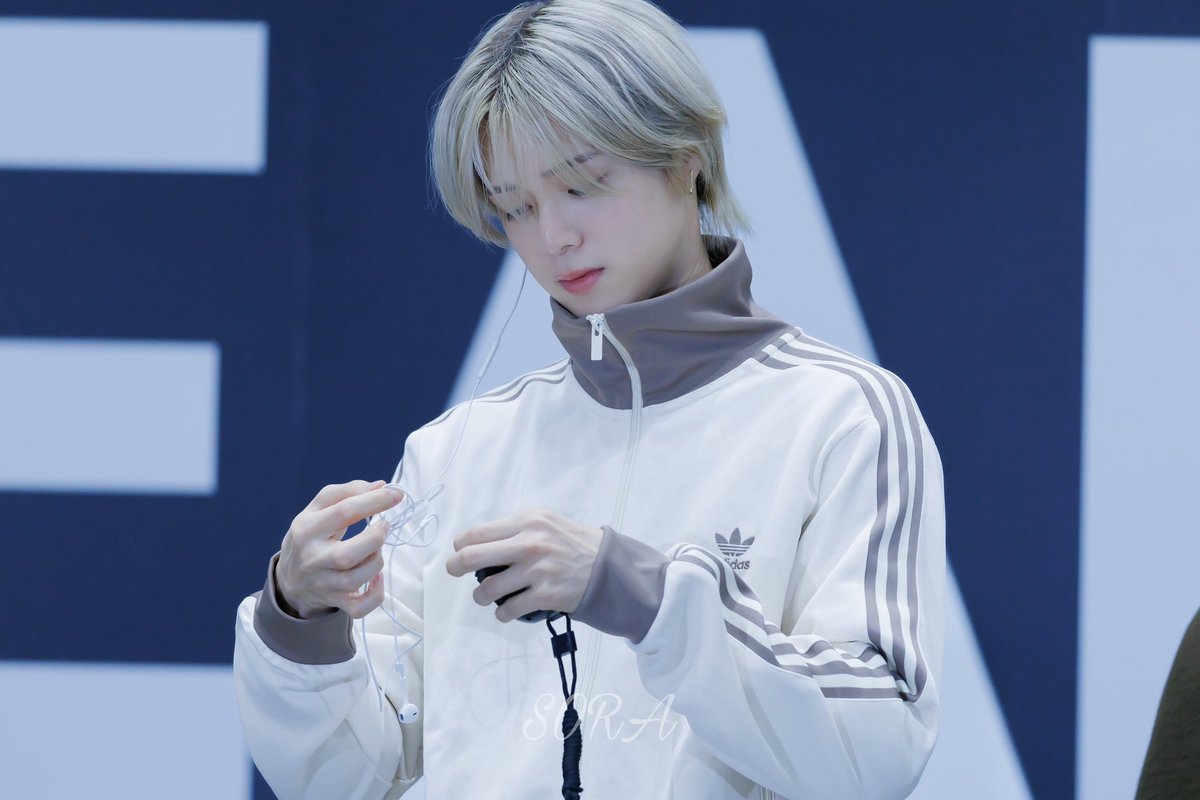 adidasジャージは本当にメロい…
けいくんはメロかわいいと思います👍💕

#andTEAM #앤팀
#andTEAM_K #K #케이