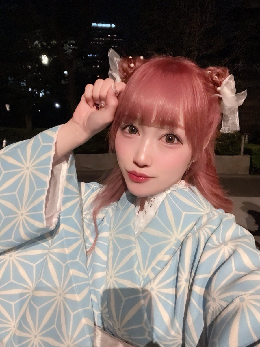 本日は浅草花劇場さんにて
さくらfesありがとうございました❣️
着物👘きるのは成人式以来かな？
足痛かったけど可愛い着物着て
ライブできてはっぴーでした🥰
明日は新宿でライブーっっ！
待ってるねん🎶