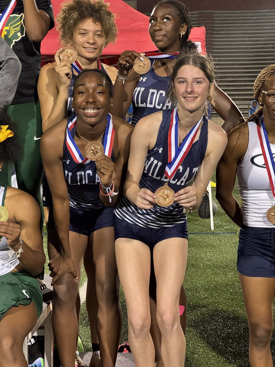 First Varsity District meet in the books ✅ I had an absolute blast! Feeling so thankful to be part of this team. Wouldn’t want it any other way than the Wildcat way. 

See y’all at Area next week!