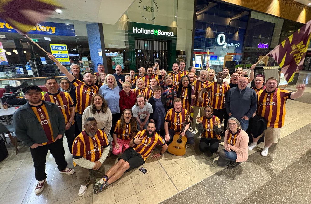 A very special day yesterday- the first #bantamoftheopera performance ♥️
What an experience!
We are all treasuring every second of this brilliant journey 🫶🏼 <a href="/garrettsgossip/">Lesley Garrett CBE</a> <a href="/newsgirlTracyG/">Tracy Gee</a> &amp; <a href="/jsillsmusic/">James Sills</a> are absolute legends, pass it on 👏🏻<a href="/BBCLookNorth/">BBC Yorkshire</a> <a href="/BBCLeeds/">BBC Leeds</a> #Bradford #bcafc