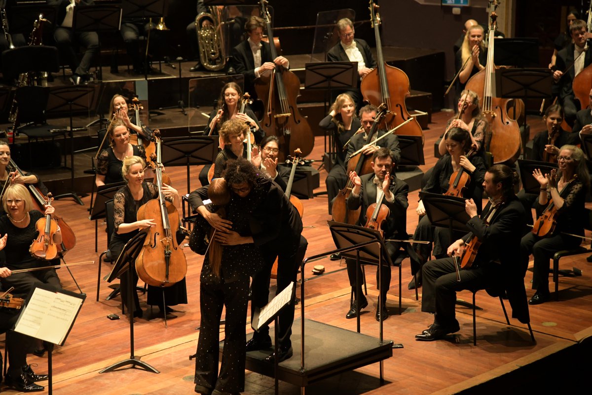 Good friends Jonathon Heyward and Jess Gillam on stage last night with the RSNO in Edinburgh! 

They’ll be in Glasgow tonight for one more performance of Anna Clyne’s Glasslands followed by Shostakovich’s epic Eighth.