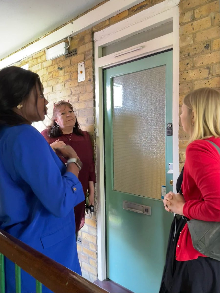 Brilliant to see first hand the work that <a href="/SwkCharities/">Southwark Charities</a> is doing to support older residents across Southwark and to hear their exciting plans to upgrade and expand affordable housing for older people in the community. Great to be joined by <a href="/evenor23/">Evelyn Akoto</a> &amp; <a href="/helendennis80/">Cllr Helen Dennis</a>