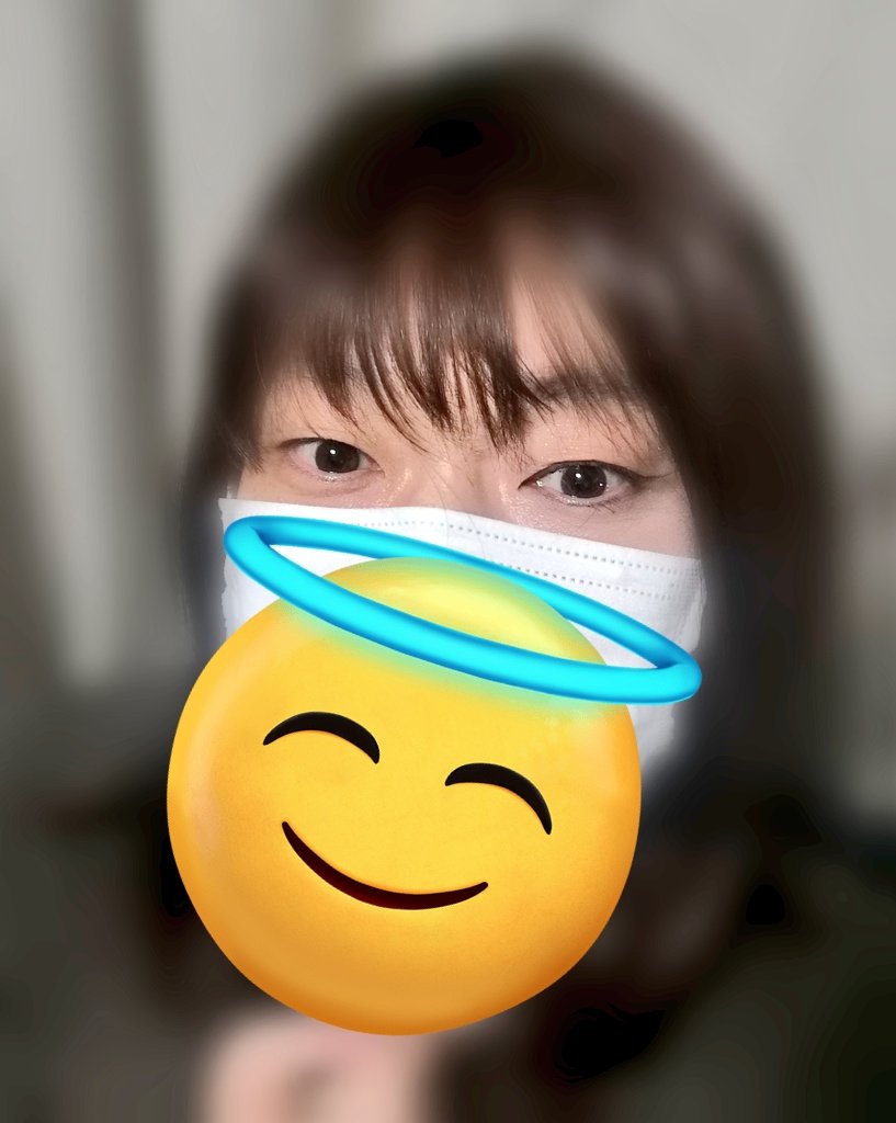 メイク実験。
向かって右側だけいろいろ遊んでみたけど…あんまり変わらんような？💦