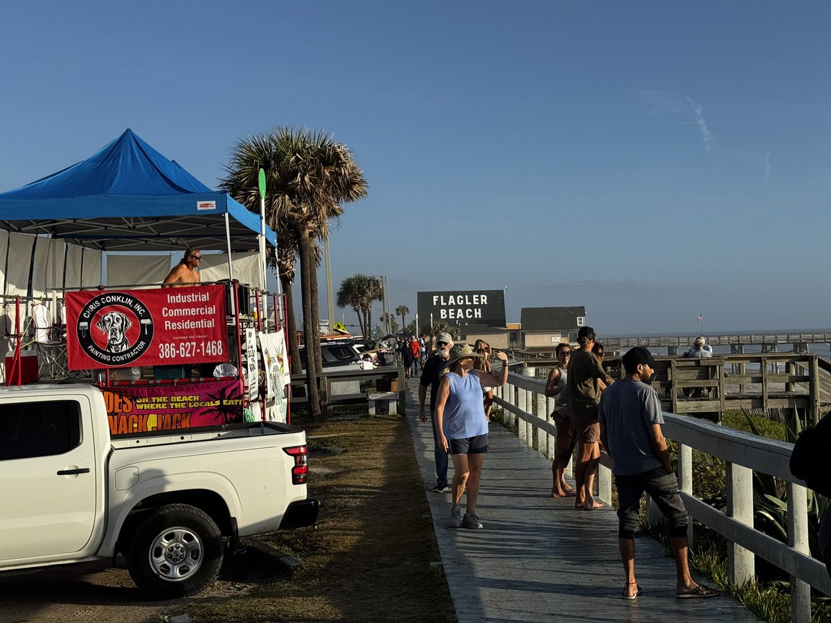chalkflewup's tweet image. Waves ‘n Weed in Flagler Beach at the surf event today. I’m not participating in either event, but the vibe down here is smokin’ 😵💫