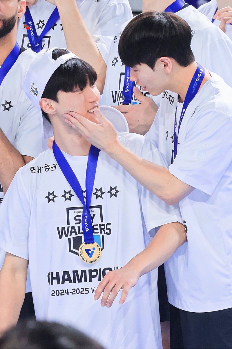 ch0cxc0's tweet photo. 250405 리베로즈🌹🏐🖤

#현대캐피탈 #현대캐피탈스카이워커스 #임성하 #박경민 https://t.co/aF3vUrIKus