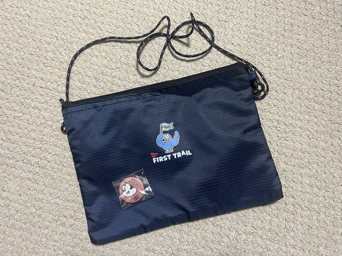 4/5 THE FIRST TRAIL

3時間リレーマラソン
男女混合の部 優勝🏆

後輩にお誘いをもらい初めてのトレラン。1周2キロのコースだか¹∕₃ぐらいは階段登り。ひたすらしんどかったが、先輩後輩と仲良く走って優勝できたので良かった🥇 趣味でトレランやってる人凄いと改めて思った