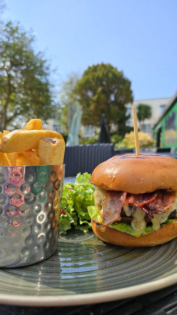 "Every bite better with a side of sunshine at The Ardilaun."

#GalwayFood #AlFresco #SunshineInGalway #ArdilaunHotel