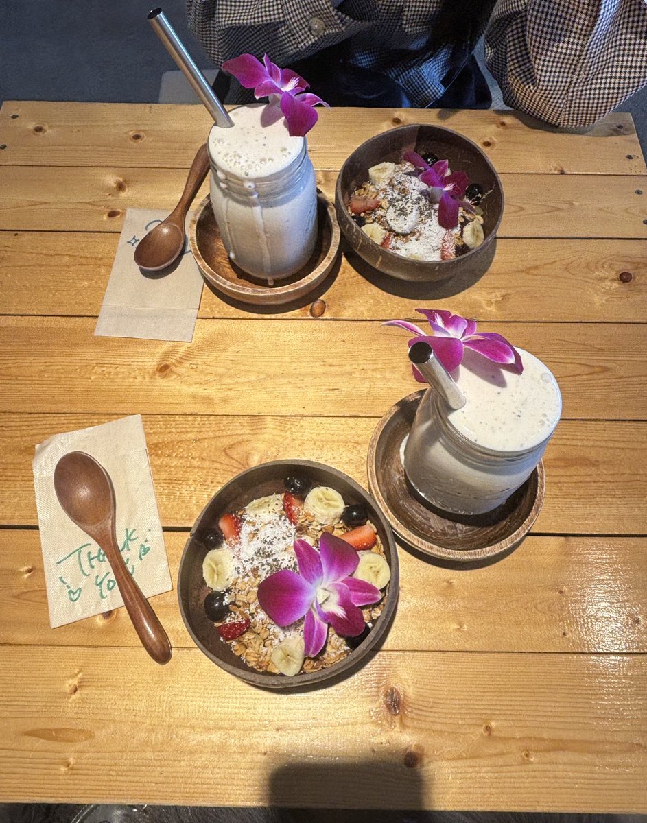 violet21451130's tweet photo. 友達とアサイーボウルを食べてきました🌺
初アサイーボウルでした！美味しかったです😳

そして、明日はついに #水色時代 です✨✨✨✨
久しぶりの𝐍𝐀𝐆𝐎𝐘𝐀🏯
とっても楽しみです☺️

現地での観覧もまだまだ募集中です👀❕ https://t.co/iSXSZ4Zhsh