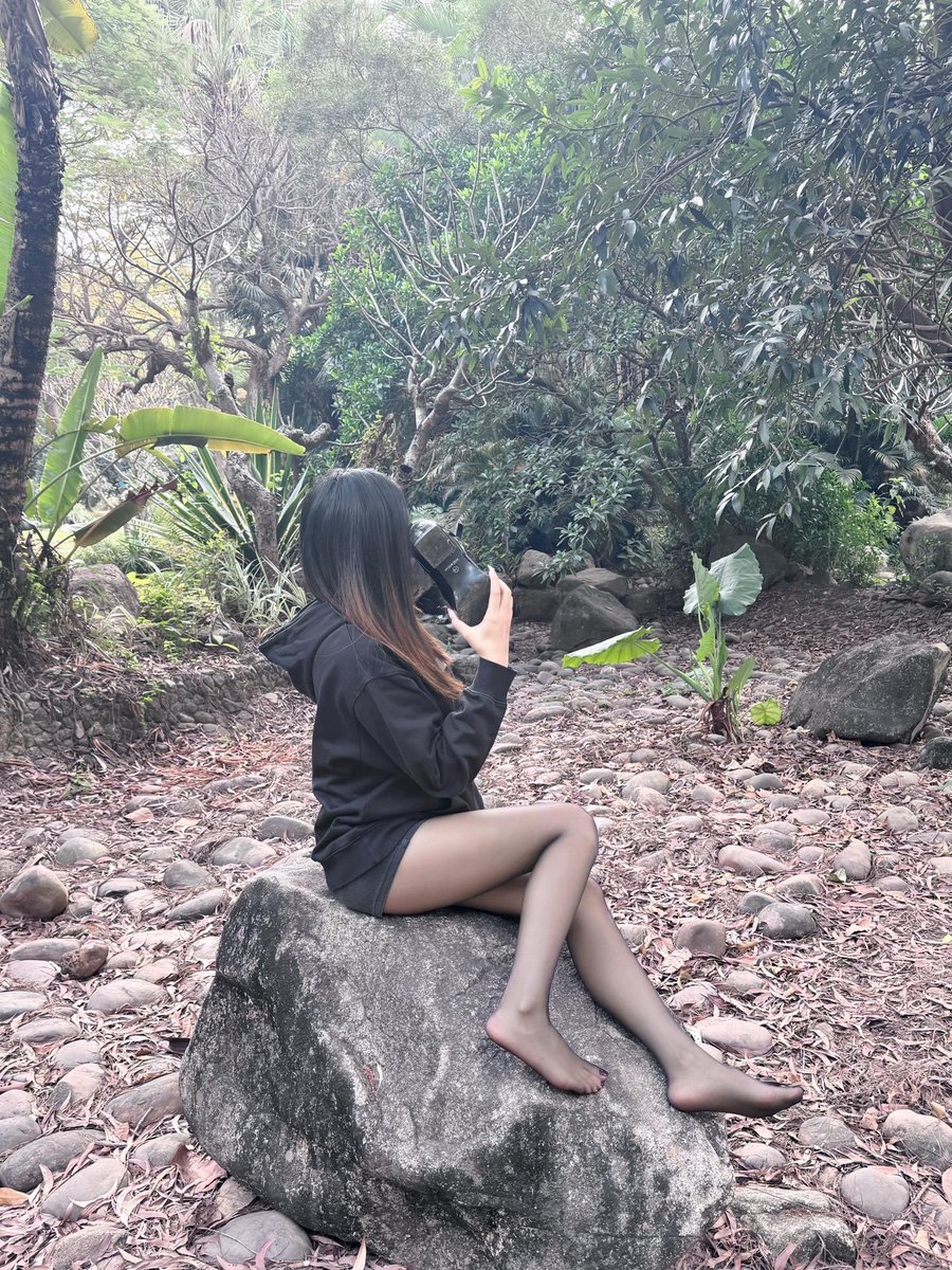 有空一起出来户外活动啊🤭 #黑丝 #御姐 #户外 #原味 #定制 https://t.co/iIBt0im4oE