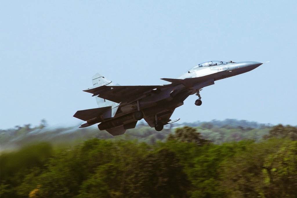 Power_Axis1's tweet photo. #DRDO’s DMRL has doubled the Overhaul time of #AL31 engines (#Su30MKI) from 500 to 1,000 hours using indigenous tech — something even the #Russian OEM hasn’t achieved. Yet, we still lack facilities to fully test our own #Kaveri engine. A brilliant feat shadowed by systemic shame https://t.co/EbNjbkgqEU