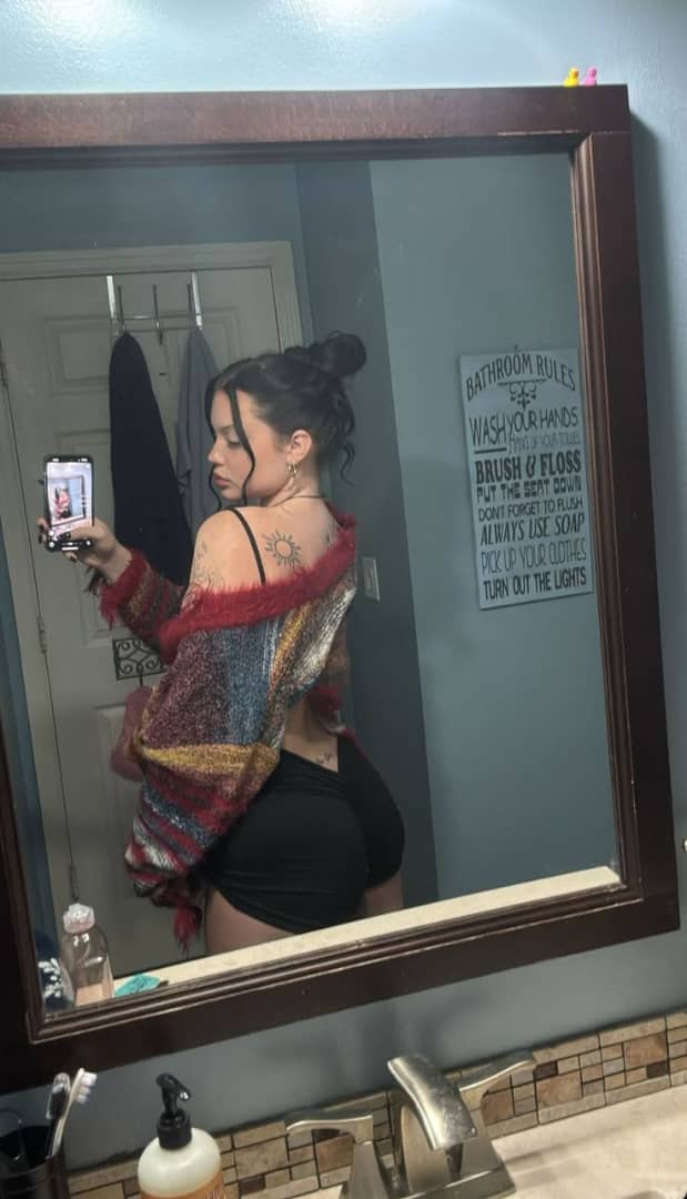 rubyjoy869439's tweet image. Down for tonight 🍑horny and bored
