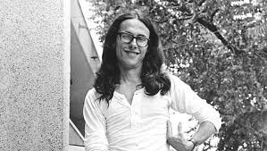 El 04 de marzo de 1977 a los 25 años Andrés Caicedo Estela Muere en Santiago de Cali (Valle del Cauca), autor de ¡Que viva la música!
