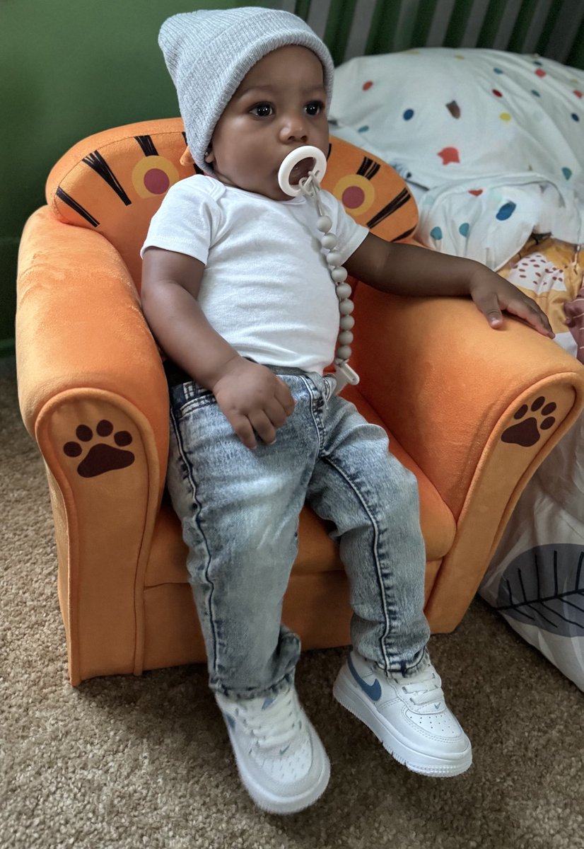 My son son gettin big on me 😎