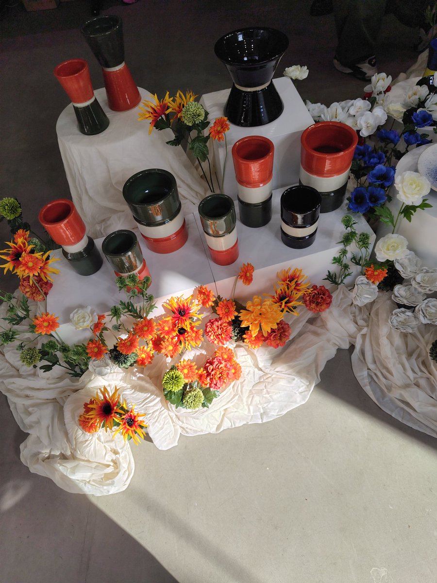 ssurahonda's tweet photo. #TOU展 初日に行かせて頂きました。陶芸の伝統を踏襲しつつ、より多くの人に触れやすい物にするために何ができるかを追求していく、芸術とエンターテインメント性の両面を感じる、佐藤詩織さんにしかできない世界。その作品と言葉には温もりの中に信念があります。 https://t.co/KHv1EJjykY