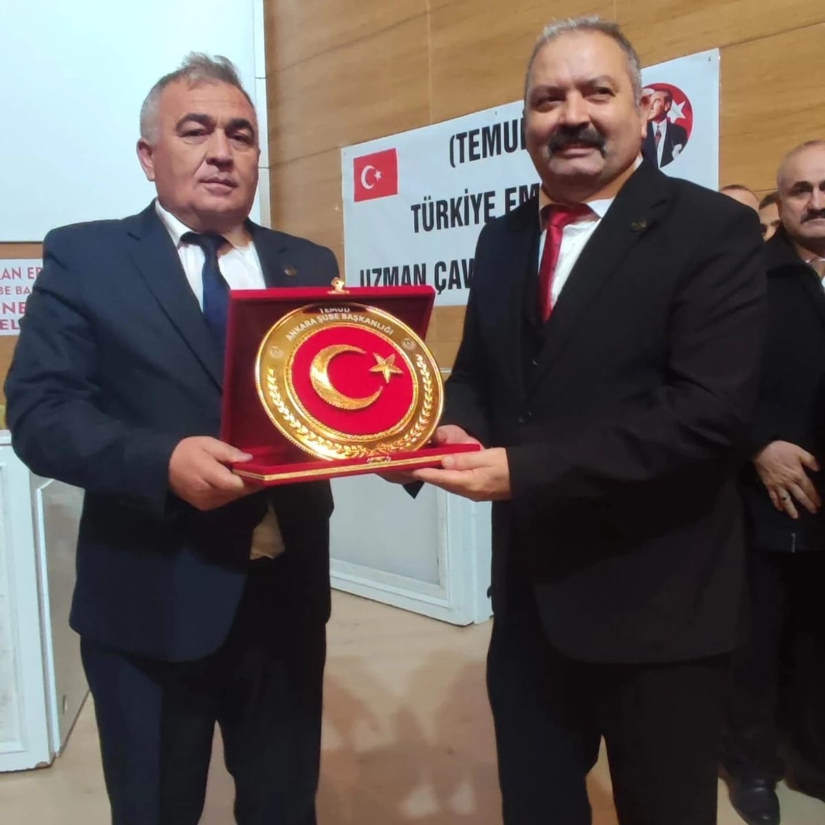TEMUD ANKARA 06 (@temud_ankara_06) on Twitter photo KAHRAMAN UZMAN ÇAVUŞLAR sırtlarında 33 kiloluk çantayla haftalarca soğuk,sıcak,yaz,kış,dağ,taş demeden devriye gezen, tek düşüncesi #UzmanÇavuş VATANI OLAN HAKLARİ BİRAN ÖNCE MECLİSTEN BİRAN ÖNCE ONAYLANİB MECLİSDEN GEÇİRİNİZ
<a href="/TBMMresmi/">TBMM</a>
<a href="/tcsavunma/">T.C. Millî Savunma Bakanlığı</a>
<a href="/alitilkici38/">Ali Tilkici 🇹🇷</a> KAHRAMAN UZMAN ÇAVUŞLAR sırtlarında 33 kiloluk çantayla haftalarca soğuk,sıcak,yaz,kış,dağ,taş demeden devriye gezen, tek düşüncesi #UzmanÇavuş VATANI OLAN HAKLARİ BİRAN ÖNCE MECLİSTEN BİRAN ÖNCE ONAYLANİB MECLİSDEN GEÇİRİNİZ
<a href="/TBMMresmi/">TBMM</a>
<a href="/tcsavunma/">T.C. Millî Savunma Bakanlığı</a>
<a href="/alitilkici38/">Ali Tilkici 🇹🇷</a>