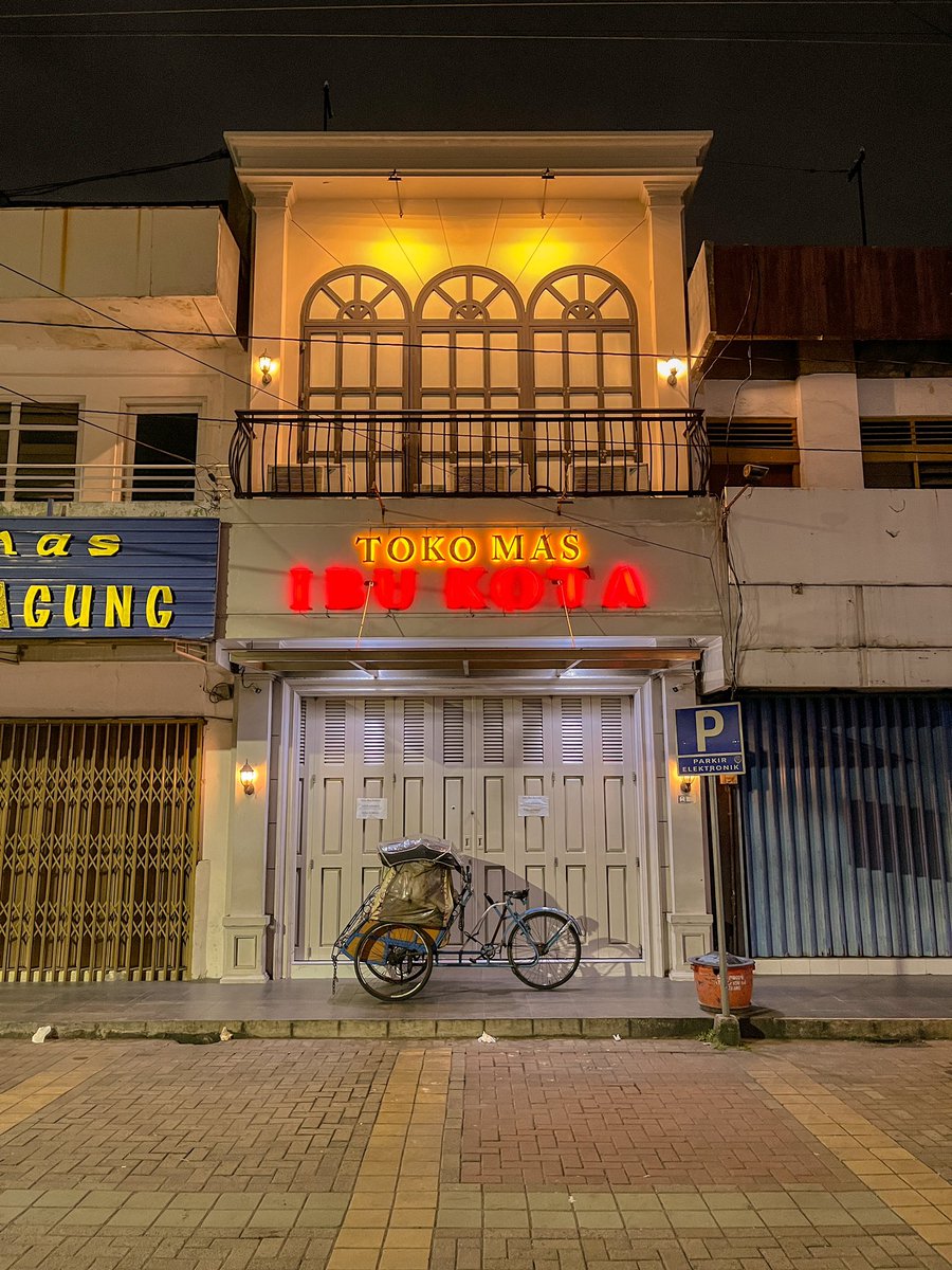 Today I walked

Pecinan / Chinatown Semarang, Central Java, Indonesia