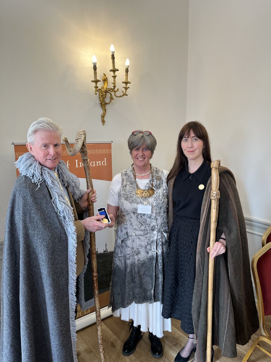 Ellen O'Malley Dunlop (@ellenomdunlop) on Twitter photo Humbled to be honoured by the #clansofireland today with Chairman @gearoidocheallaig and @chieftainomalleyclan Grace O Malley <a href="/Clanomalley/">O'Malley Clan</a> Humbled to be honoured by the #clansofireland today with Chairman @gearoidocheallaig and @chieftainomalleyclan Grace O Malley <a href="/Clanomalley/">O'Malley Clan</a>