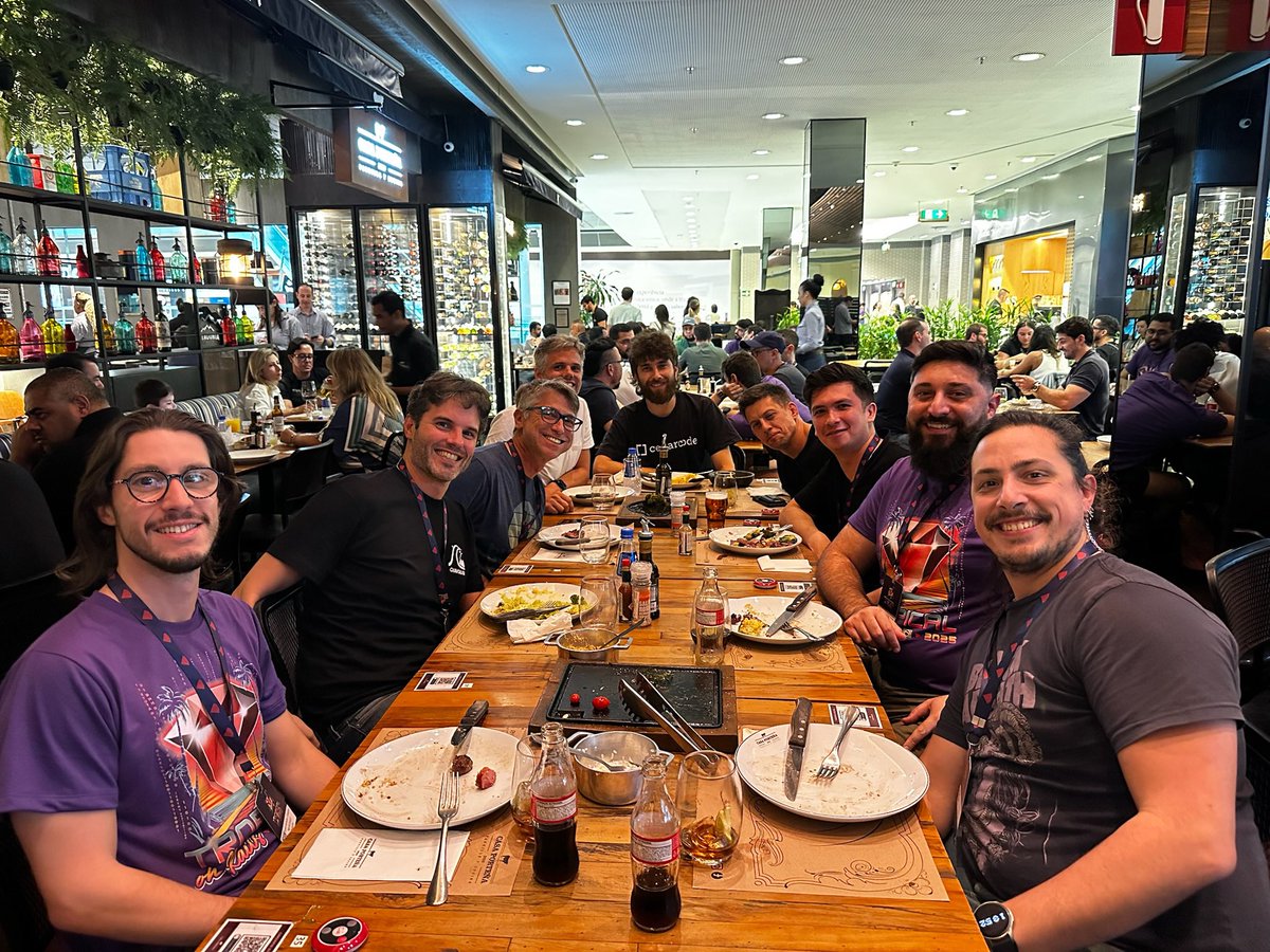 nicogaldamez's tweet image. Increíble lo que fue #tropicalonrails. Las charlas, la organización, la gente, todo 😍