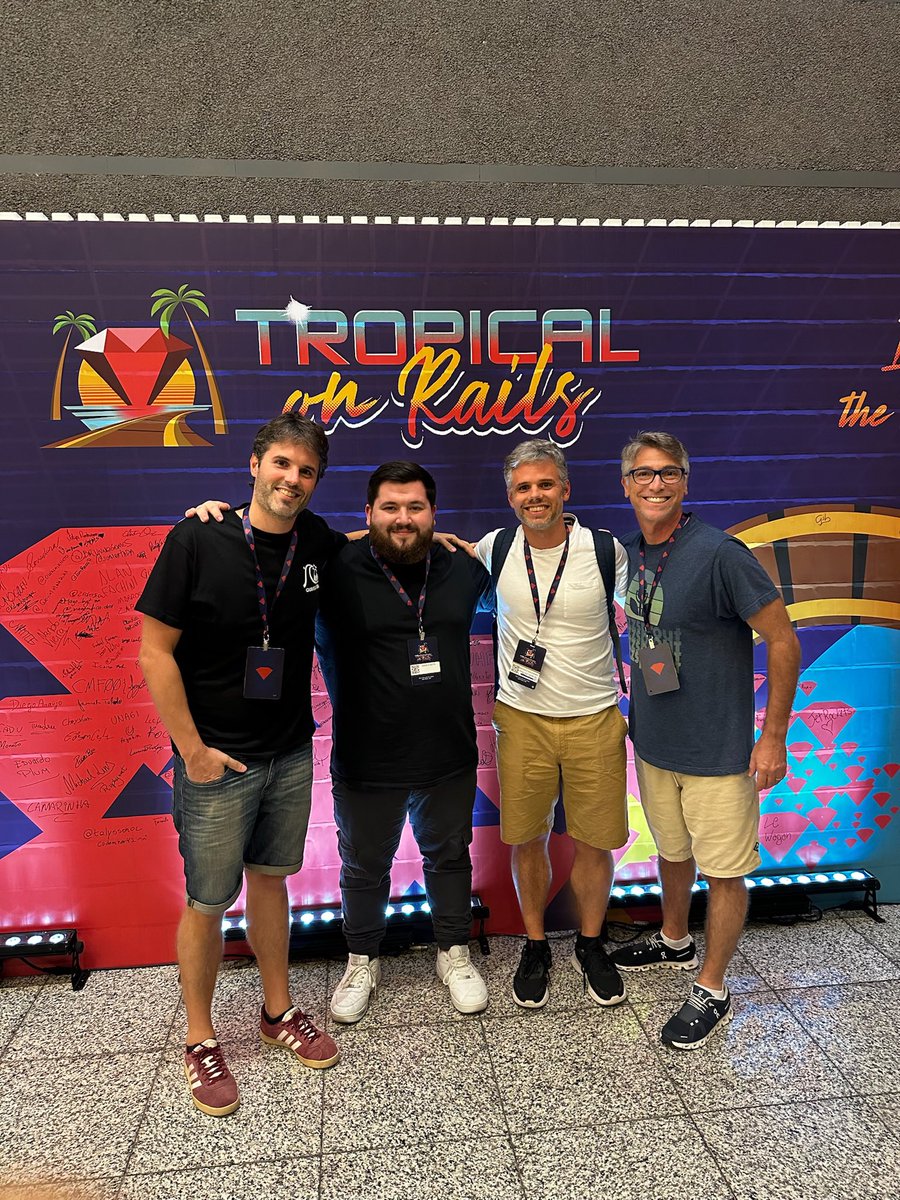 nicogaldamez's tweet image. Increíble lo que fue #tropicalonrails. Las charlas, la organización, la gente, todo 😍