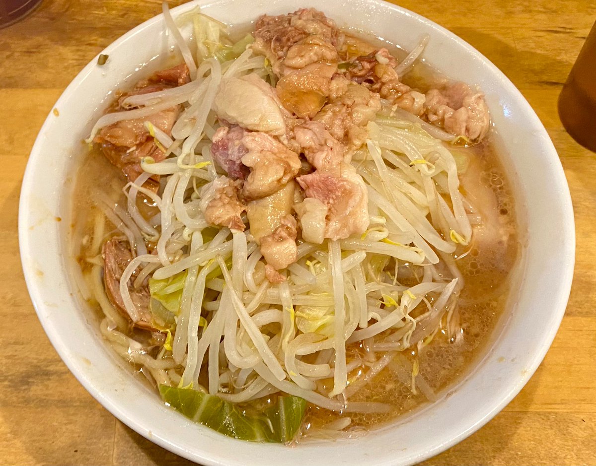 argosphil's tweet photo. #ラーメン二郎前橋千代田町店

豚小ラーメン、今日は運が良くて端肉含み過去一番の量😊腹ごなしに食後アーケード近くを散策。

前橋はもう少しでソメイヨシノ満開ですね、写真は二郎から少し北にある千代田町広瀬川。詩人、萩原朔太郎の生誕地に近いらしく、彼の詩の石碑などが沢山立っています。 https://t.co/yK5Utxfwdd