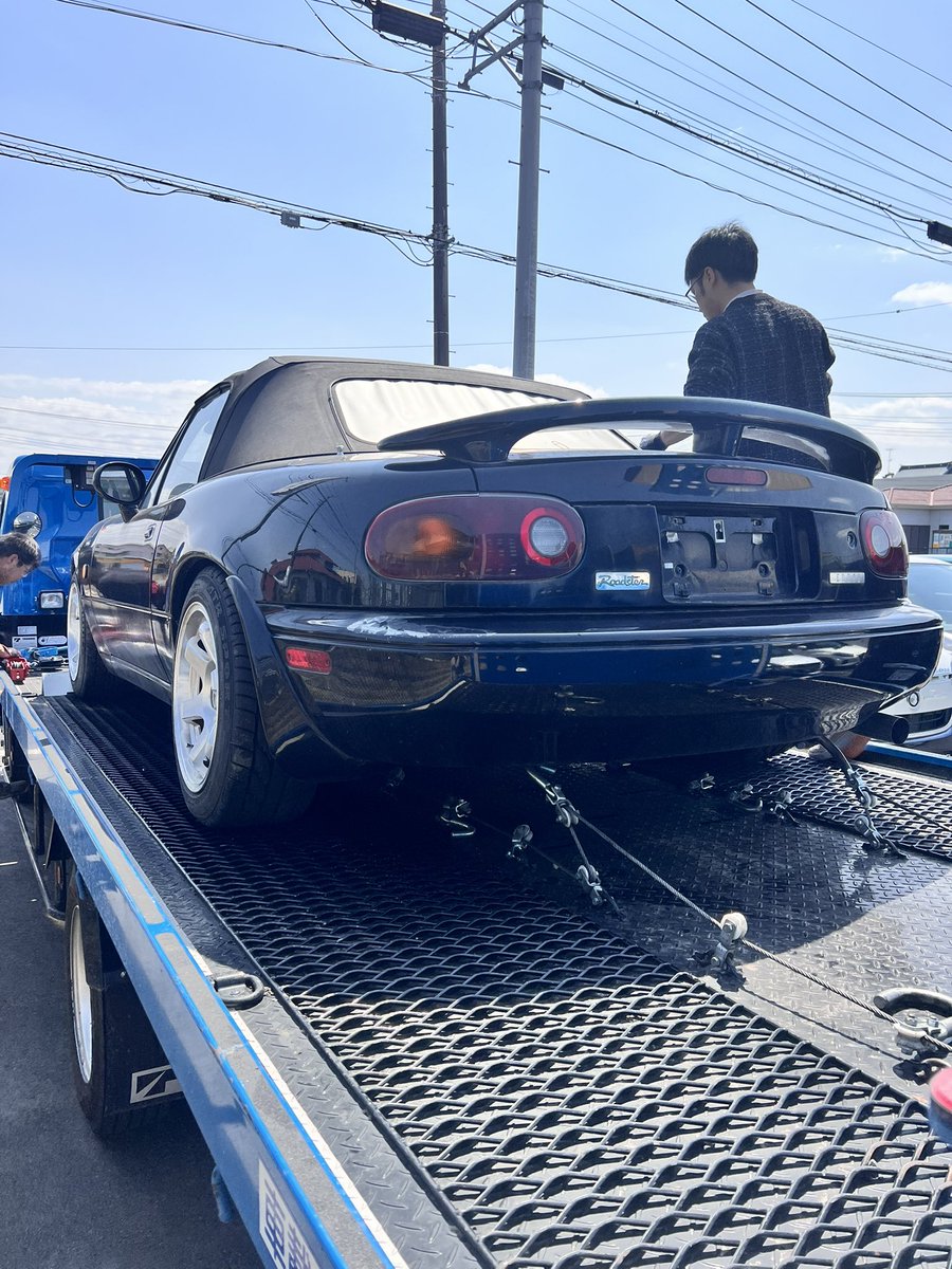 2025.04.05
NAロードスター納車！
夢の2台持ちが叶って幸せいっぱい🥰
車検取るのはまだ先だけど2台維持がんばります！！！

なんだかんだNAも計3台目...
2台目、3台目で他の車も考えたけどやっぱりロードスターしか好きになれなかった😂