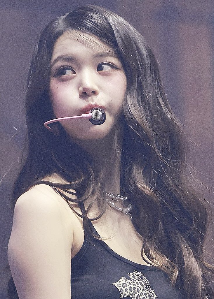 wonyoungdollz's tweet image. Her cheeks 🥹🍑🤏🏻

#장원영 #JANGWONYOUNG #IVE