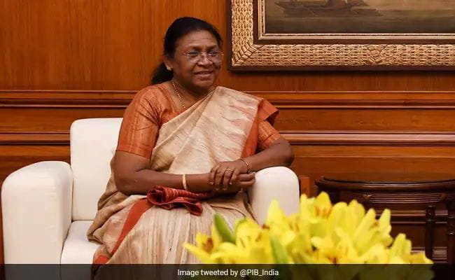 वक्फ संशोधन बिल को मिली राष्ट्रपति की मंजूरी, अस्तित्व में आया नया कानून

 वक्फ संशोधन बिल अब कानून बन गया है।

संसद से पास होने के बाद वक्फ संशोधन बिल को राष्ट्रपति के पास भेजा गया था।

 जिसे राष्ट्रपति की मंजूरी मिल गई है. राष्ट्रपति के हस्ताक्षर के बाद अब कानून बन गया।