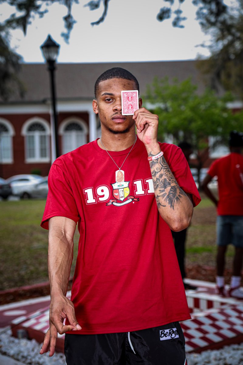 Marius Ellis 
Gangsta Gamma Chi 
Spr25 
7klub tail Klub hell Klub ♦️
🖐🏽x2