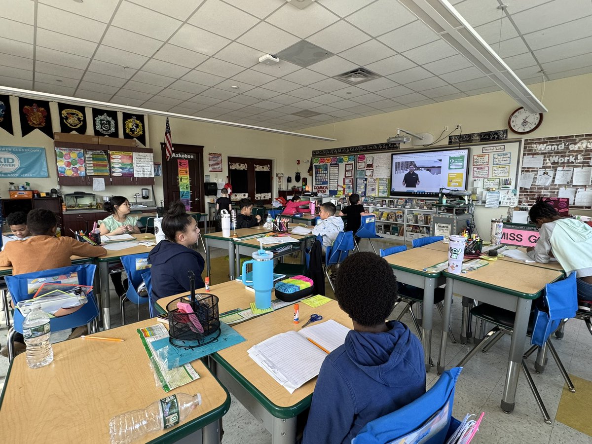 missgoldman19's tweet image. One of our favorite lessons that everyone loves is Classroom Champions! We were finishing our unit on Teamwork! @ClassroomChamps @mazdzer @PSDRI_Schools #bettergetsbetter #teamwork #classroomhampions #classchamps #chrismazdzer #mazdzerchamps