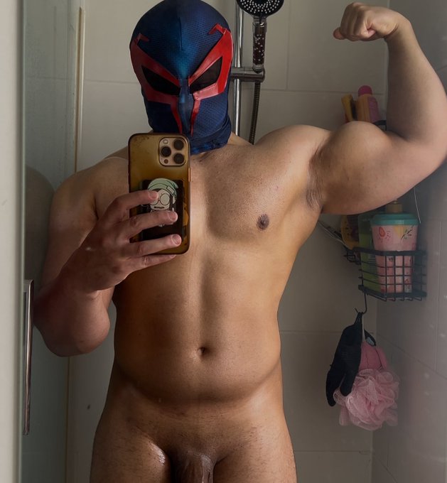 Watch Pedro's leaked NSFW photo on TwXstars