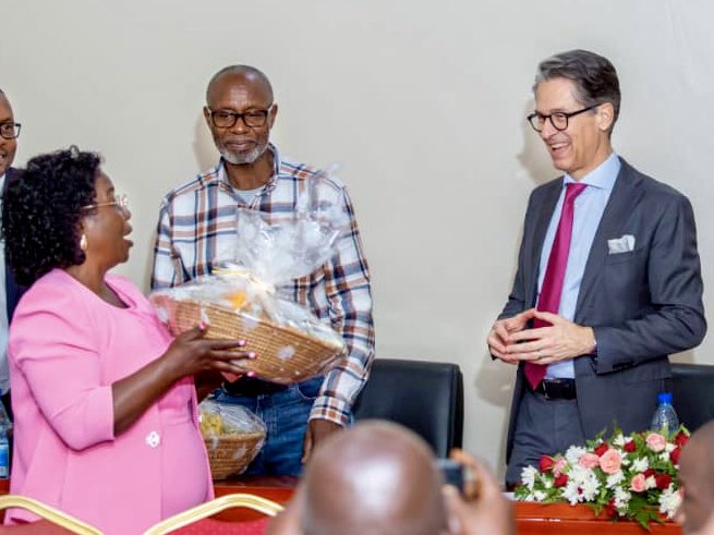 No tariffs!👍 Uganda can export everything (but arms) to the EU without tariffs - but sanitary &amp; phytosanitary standards must be respected. With our new programme of UGX 32 Billion, farmers &amp; exporters of fresh fruits &amp; vegetables will enhance their standards ➡️ more export!