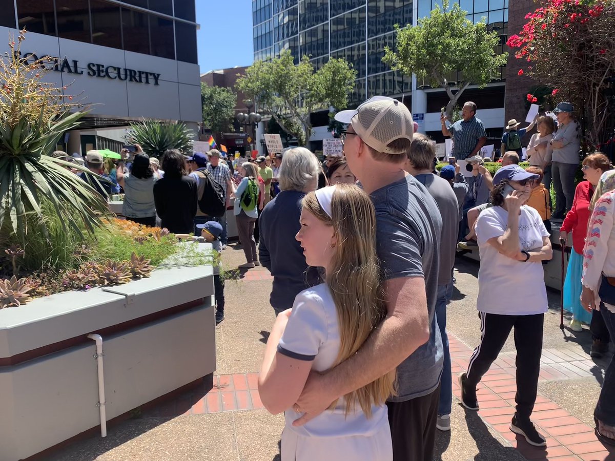 Great turnout at Hands Off! Glendale today!  #HandsOff2025  #FDT #ProtectDemocracy