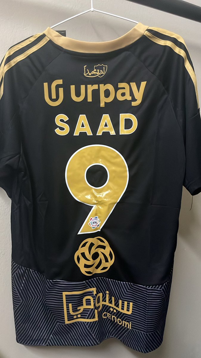 تيشيرت الاهلي الثالث متوفر ب ٧٩ ريال🤩🖤
#الاهلي #الأهلي_الاتحاد