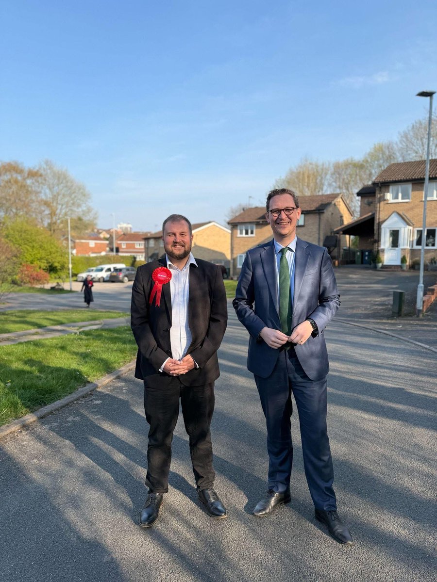 ThurstanceAaron's tweet image. The honour of my life to have @darrenpjones join me on the doors in Western Downs.

I will be a champion for our communities in #Penkside #Manor #Highfields and #westerndowns and will push to ensure the benefits of growth are felt.

Only Labour can deliver real change in Stafford